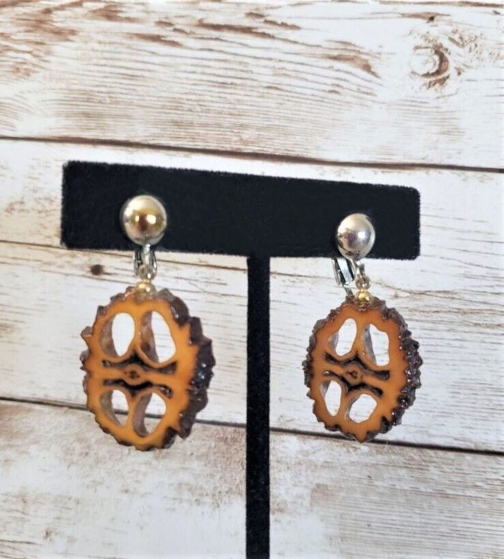 Vintage Clip On Earrings - Unusual Brown/Tan Dangle